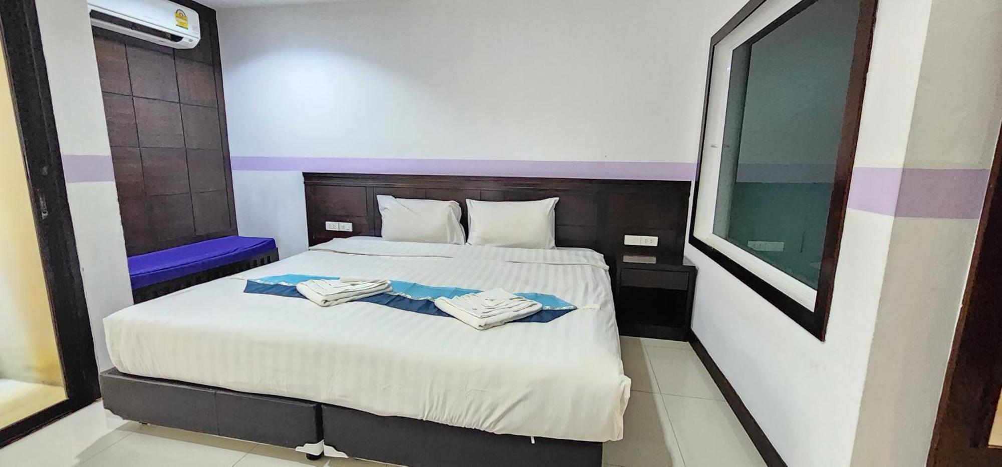 Отель D C Patong Экстерьер фото
